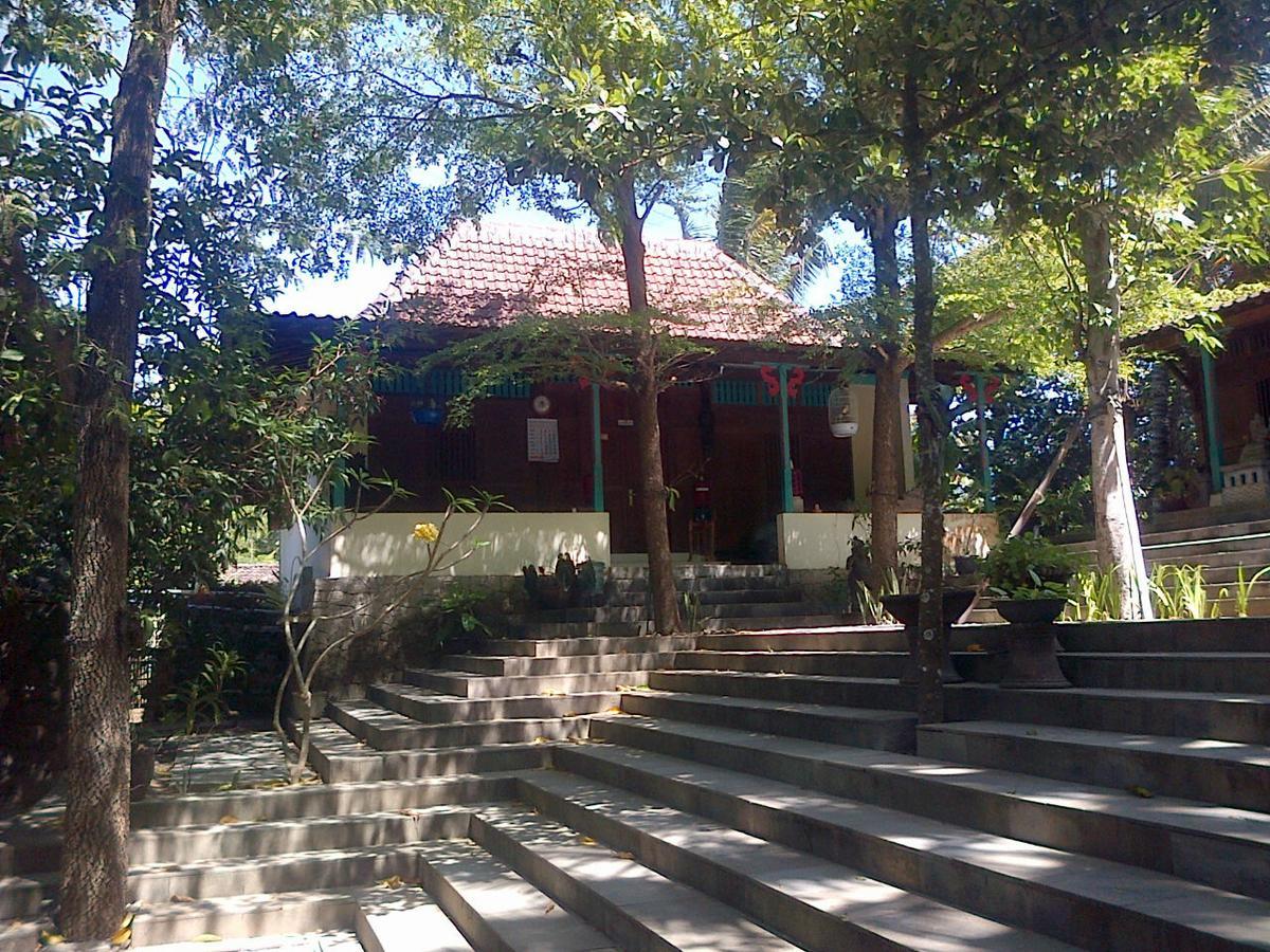 Puri Brata Hotel Parangtritis Buitenkant foto