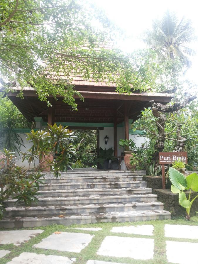 Puri Brata Hotel Parangtritis Buitenkant foto