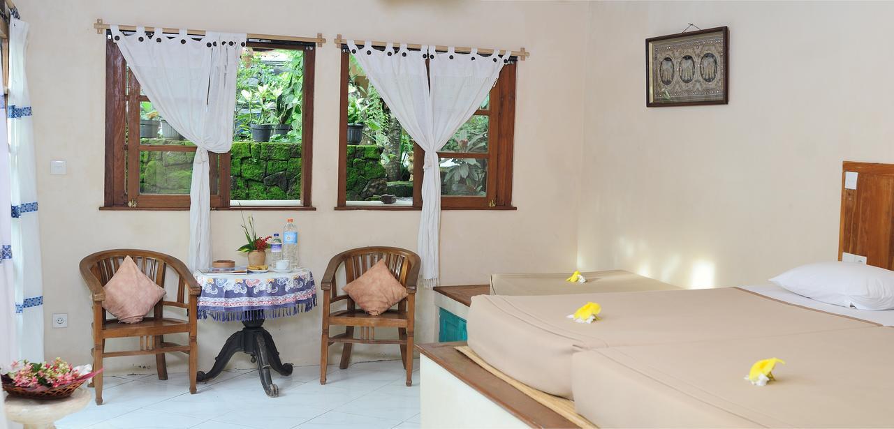 Puri Brata Hotel Parangtritis Buitenkant foto