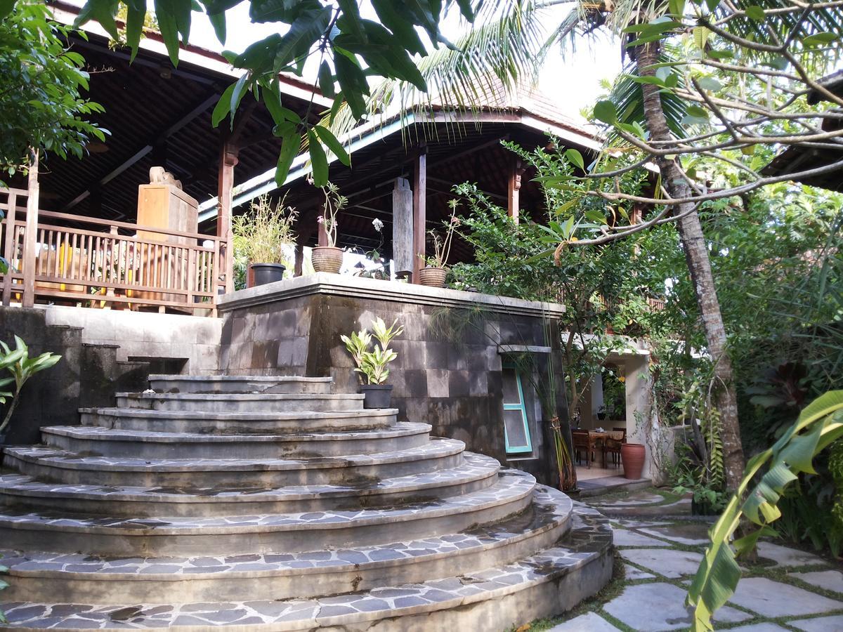 Puri Brata Hotel Parangtritis Buitenkant foto