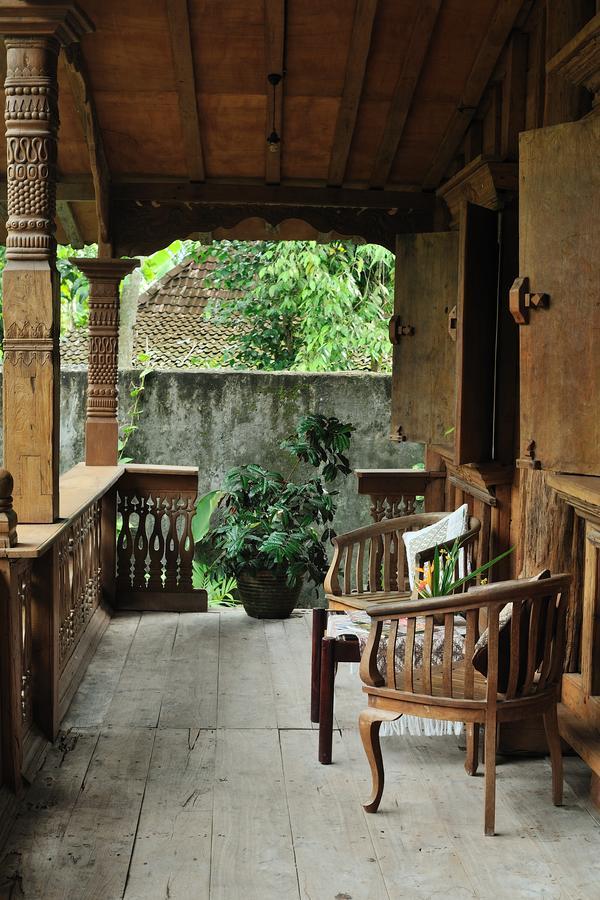 Puri Brata Hotel Parangtritis Buitenkant foto