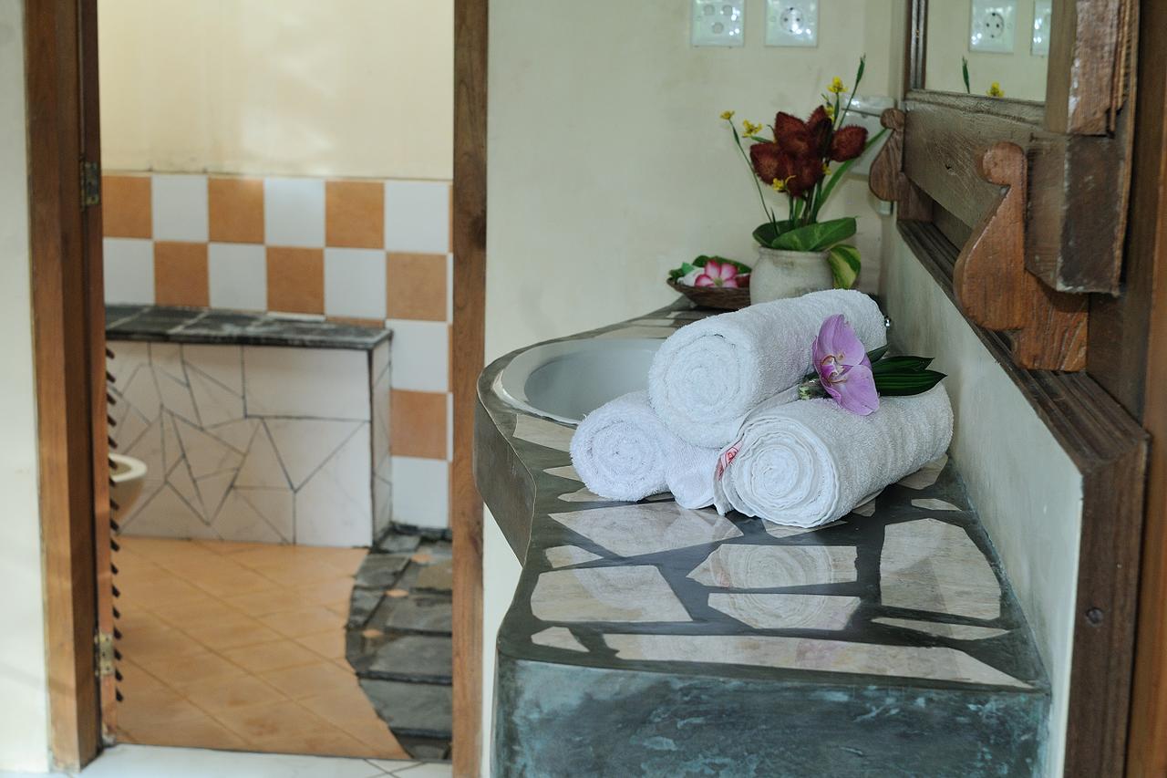 Puri Brata Hotel Parangtritis Buitenkant foto